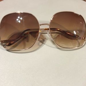Oversized Gold frames with Ombré lenses